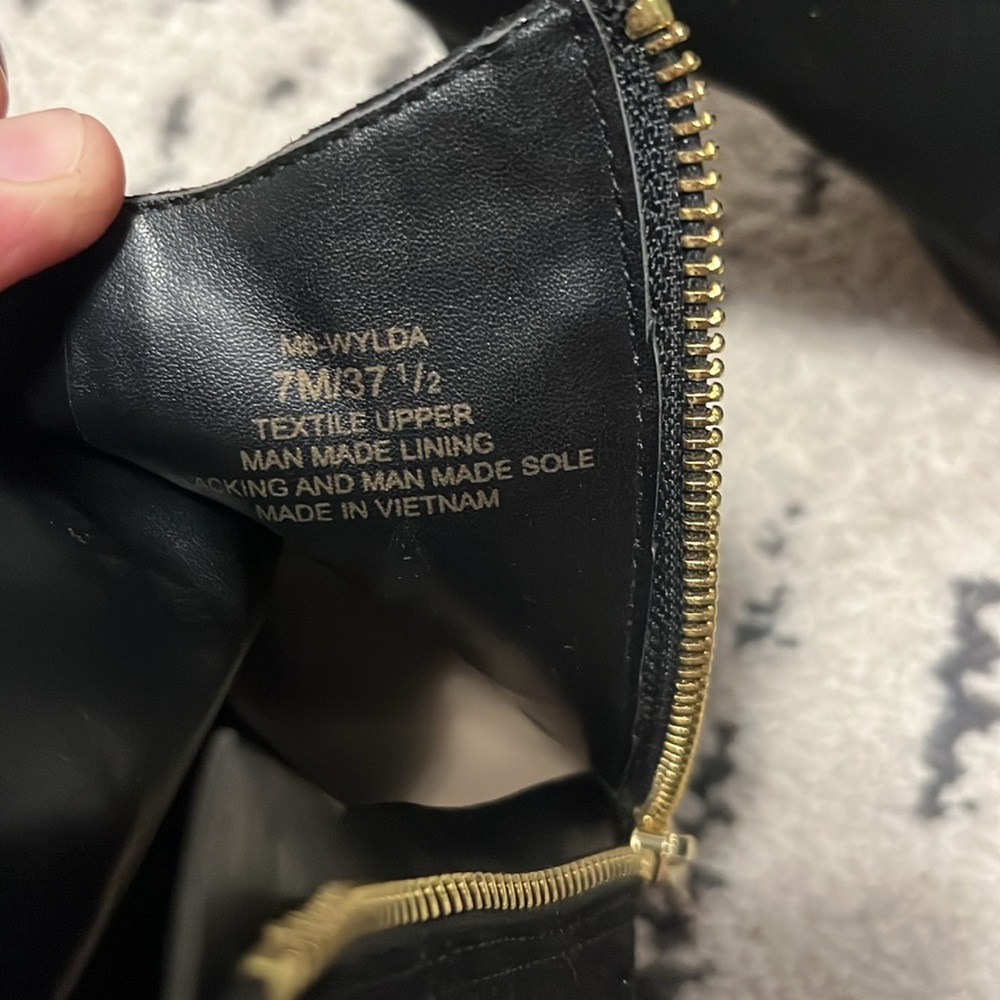 Open toe heel booties - Picture 6 of 6
